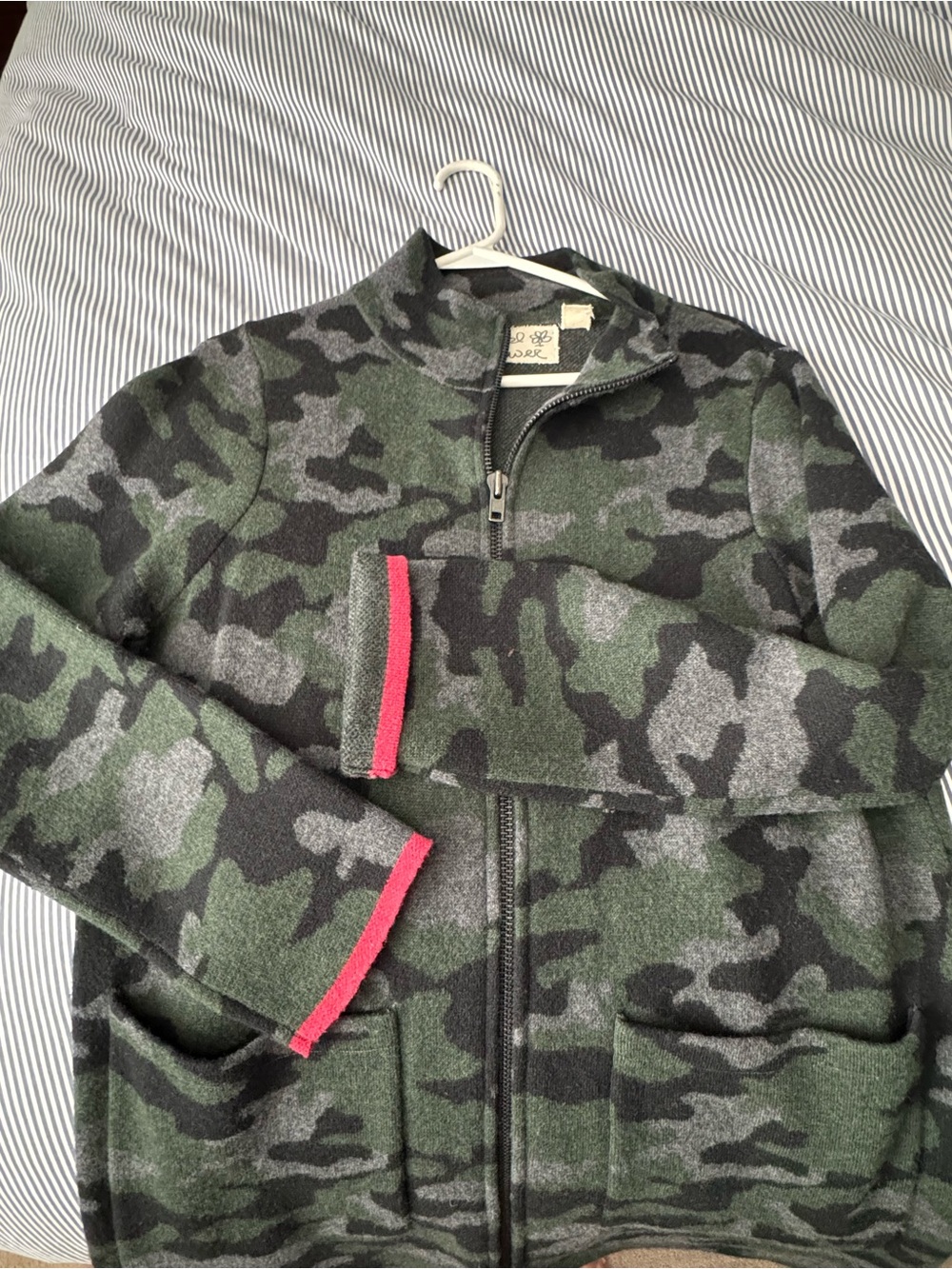 Anthropologie Green and Black Camo Zip-Up Jacket with Pink Trim